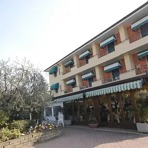 hotel-italia-garda.hotelinveneto.com/